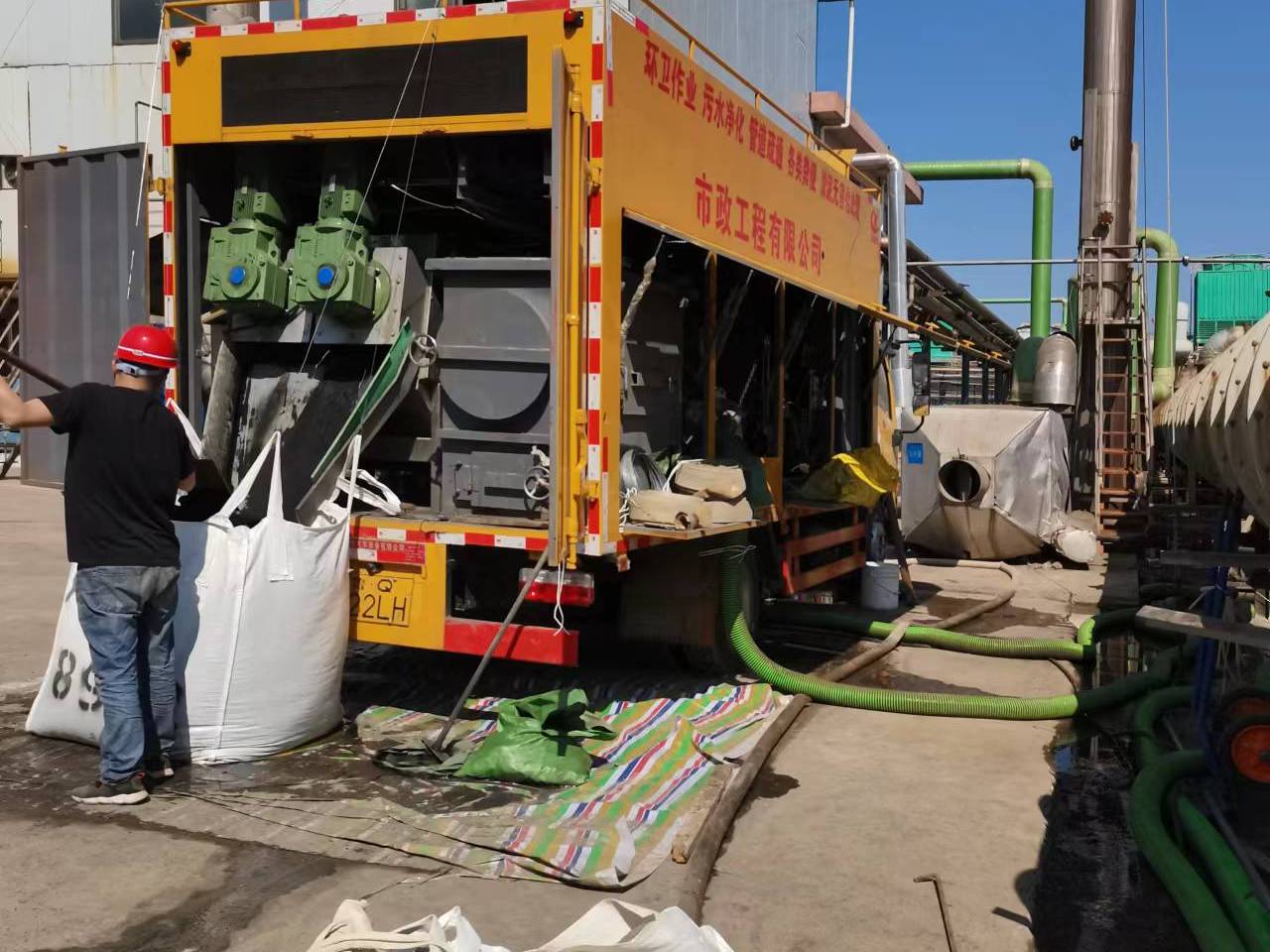 无棣淤泥压干处理